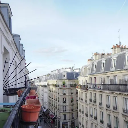 Comfortable Near Montmartre With Balcon Appartamento Parigi